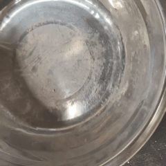 pasir kucing tanah liat berkerumun
